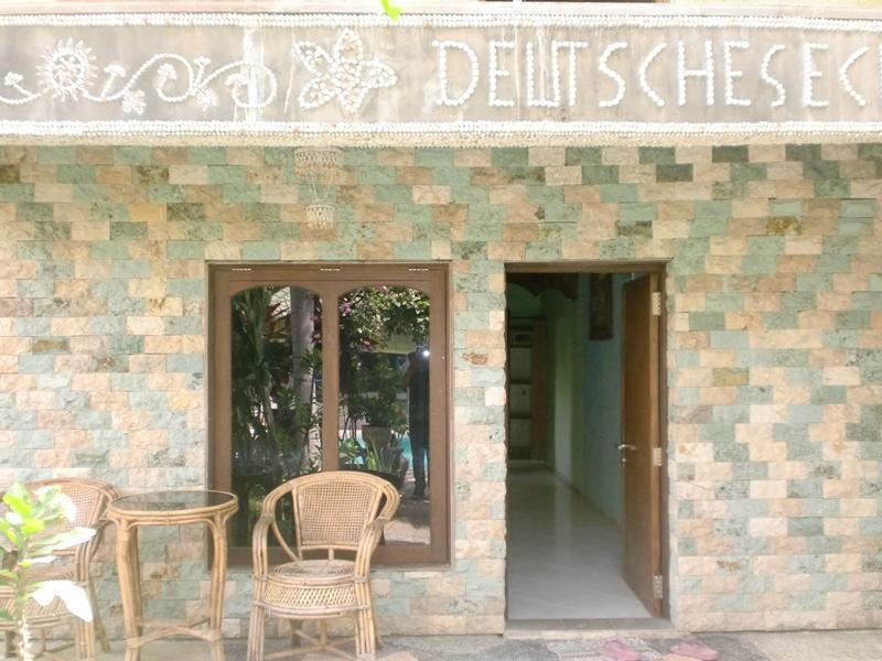 Отель Deutsches-Eck Rikesti Ловина Экстерьер фото